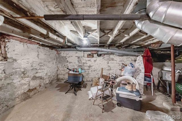 3702 Garnier Street, St Louis, MO 63116