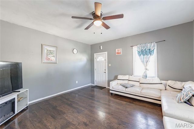 3702 Garnier Street, St Louis, MO 63116