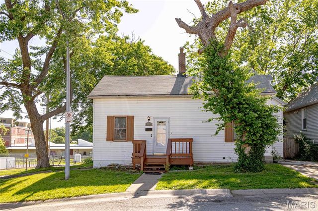 3702 Garnier Street, St Louis, MO 63116