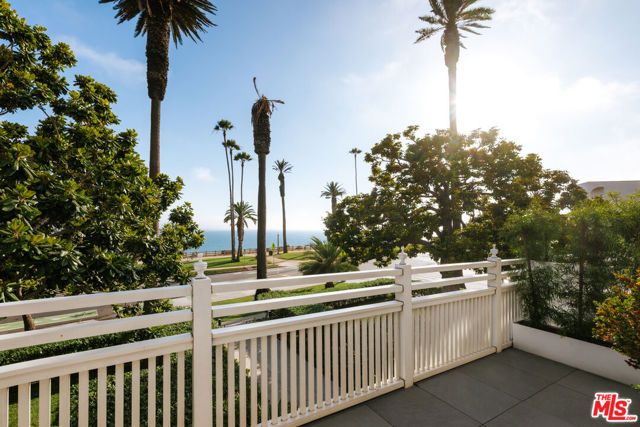 401 Ocean Avenue 2, Santa Monica, CA 90402