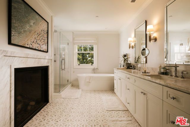401 Ocean Avenue 2, Santa Monica, CA 90402