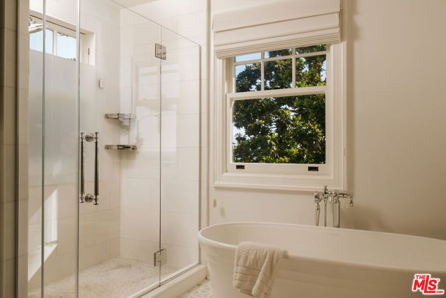 401 Ocean Avenue 2, Santa Monica, CA 90402