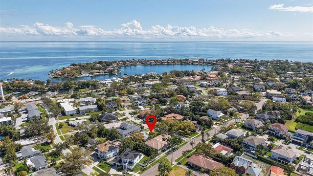 440 LIDO WAY NE, St Petersburg, FL 33704