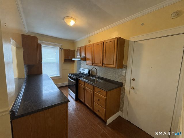 8 Erwin Place 1, New Britain, CT 06051