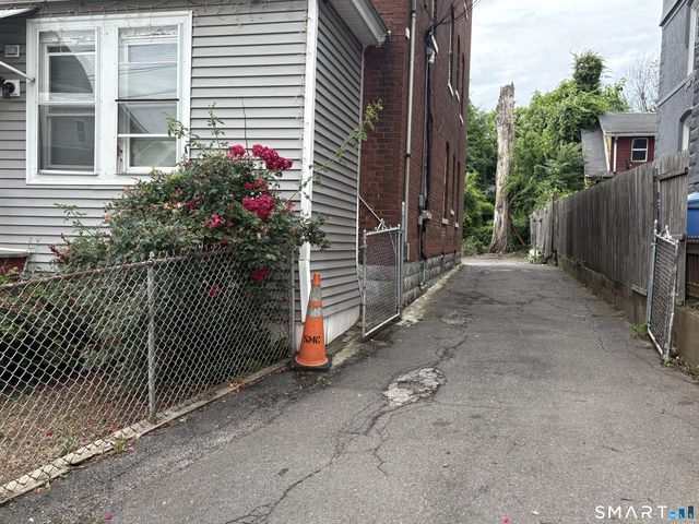8 Erwin Place 1, New Britain, CT 06051