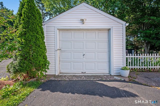 72 Linnmore Drive, Manchester, CT 06040