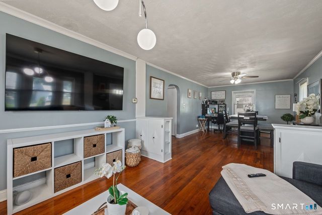 72 Linnmore Drive, Manchester, CT 06040