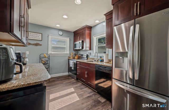 72 Linnmore Drive, Manchester, CT 06040