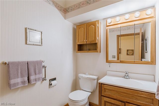 23 Thames Avenue, Bedford, OH 44146