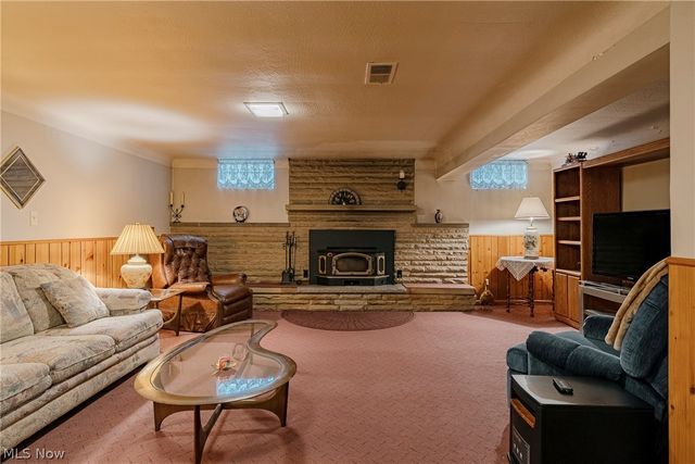 23 Thames Avenue, Bedford, OH 44146