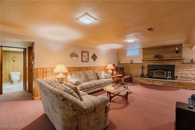 23 Thames Avenue, Bedford, OH 44146