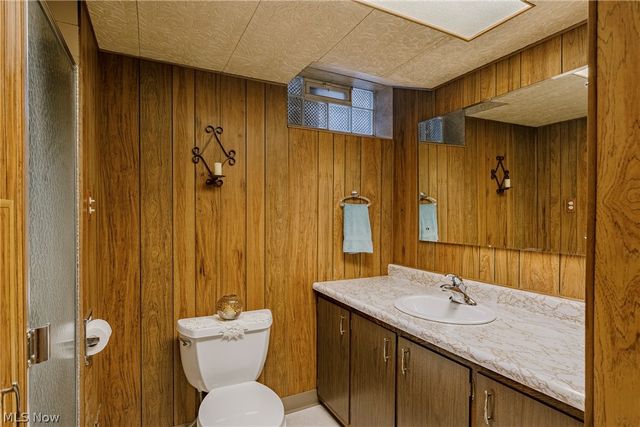 23 Thames Avenue, Bedford, OH 44146