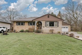 23 Thames Avenue, Bedford, OH 44146