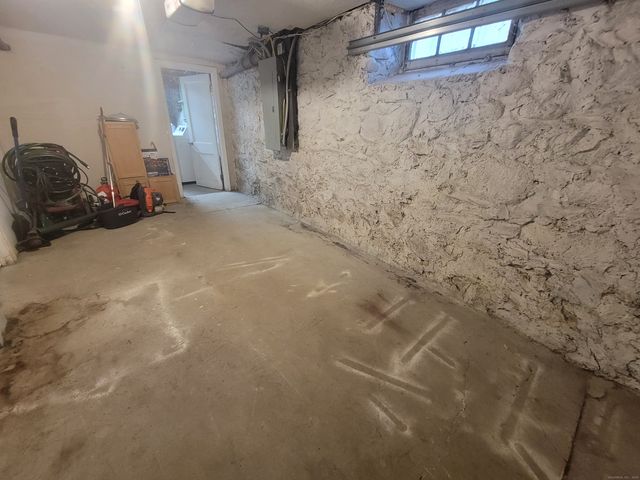 12 Division Street A, Danbury, CT 06810