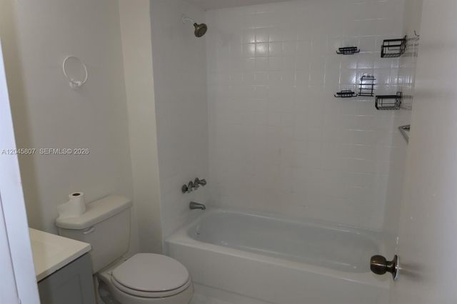 4848 NW 24th Ct 416, Lauderdale Lakes, FL 33313