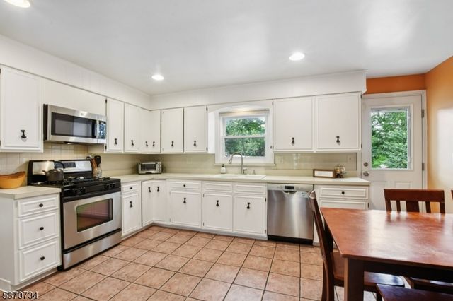 12 Elf Rd, West Orange Twp., NJ 07052