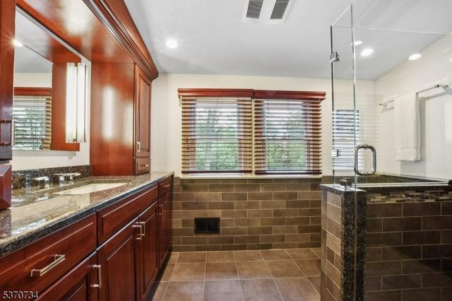12 Elf Rd, West Orange Twp., NJ 07052