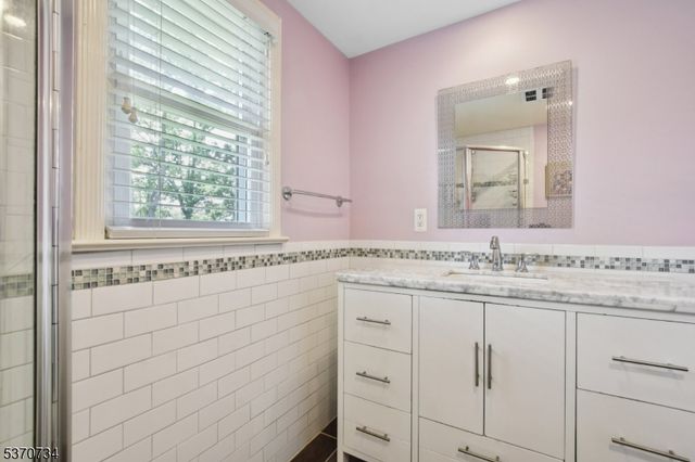 12 Elf Rd, West Orange Twp., NJ 07052