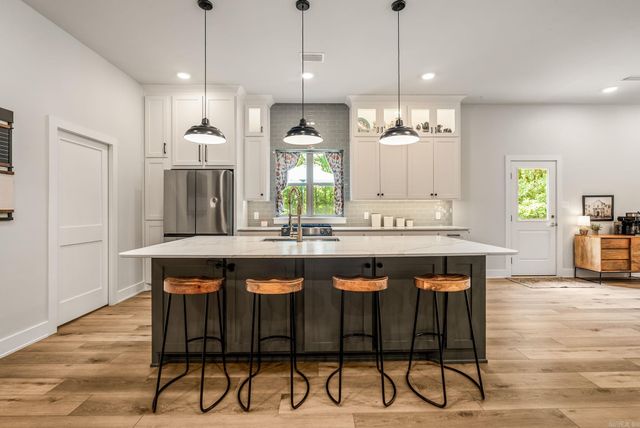 20 W Case Cove, Greenbrier, AR 72058