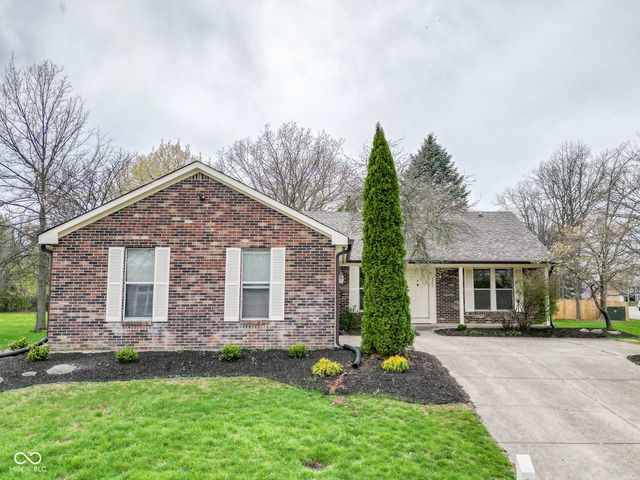 9362 Helmsdale Drive, Indianapolis, IN 46256