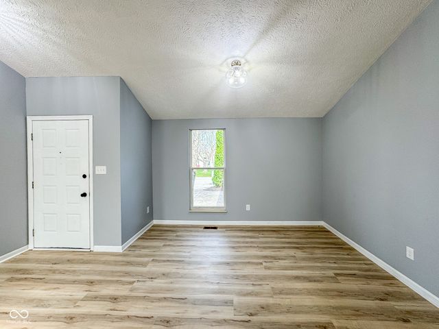 9362 Helmsdale Drive, Indianapolis, IN 46256