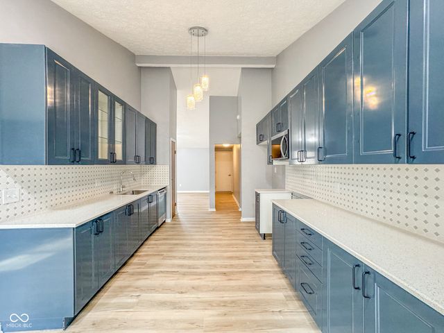 9362 Helmsdale Drive, Indianapolis, IN 46256