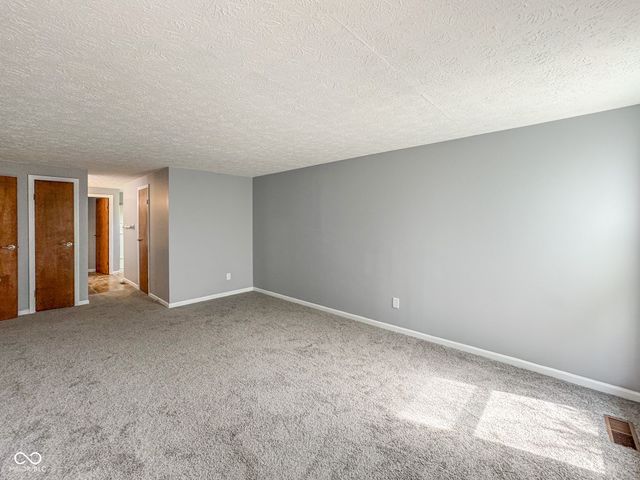 9362 Helmsdale Drive, Indianapolis, IN 46256