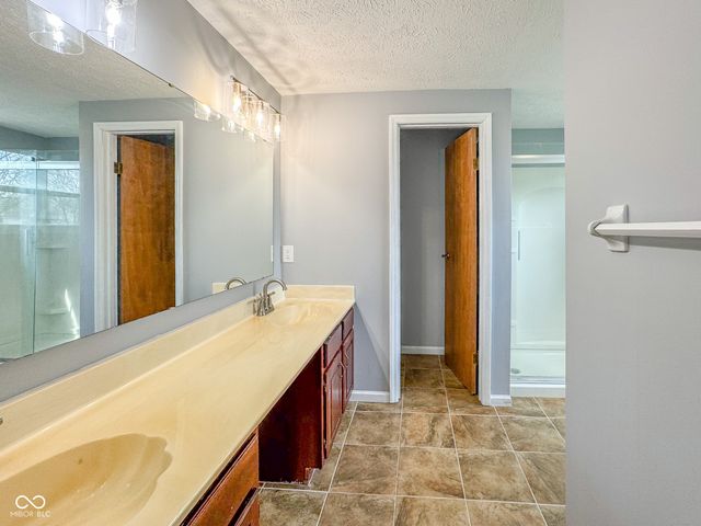 9362 Helmsdale Drive, Indianapolis, IN 46256