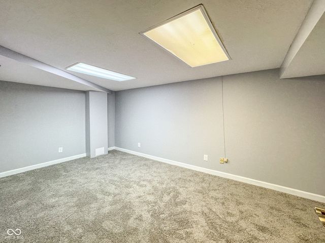 9362 Helmsdale Drive, Indianapolis, IN 46256