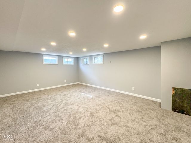 9362 Helmsdale Drive, Indianapolis, IN 46256