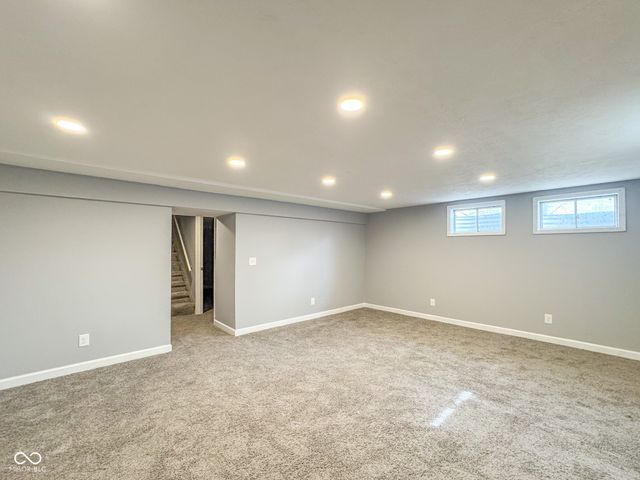 9362 Helmsdale Drive, Indianapolis, IN 46256