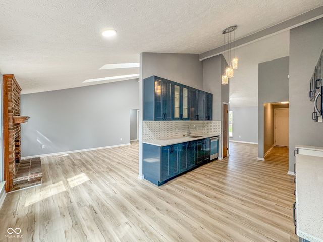 9362 Helmsdale Drive, Indianapolis, IN 46256