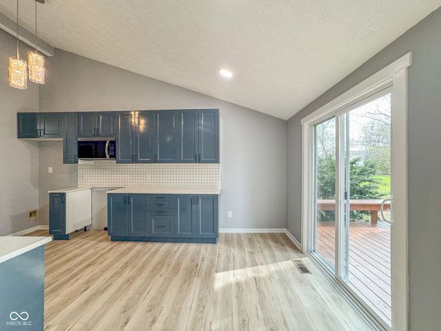 9362 Helmsdale Drive, Indianapolis, IN 46256