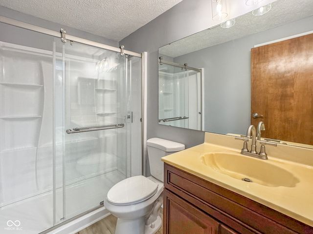 9362 Helmsdale Drive, Indianapolis, IN 46256