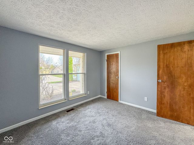 9362 Helmsdale Drive, Indianapolis, IN 46256