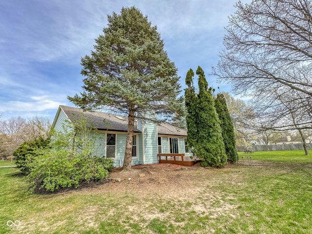 9362 Helmsdale Drive, Indianapolis, IN 46256