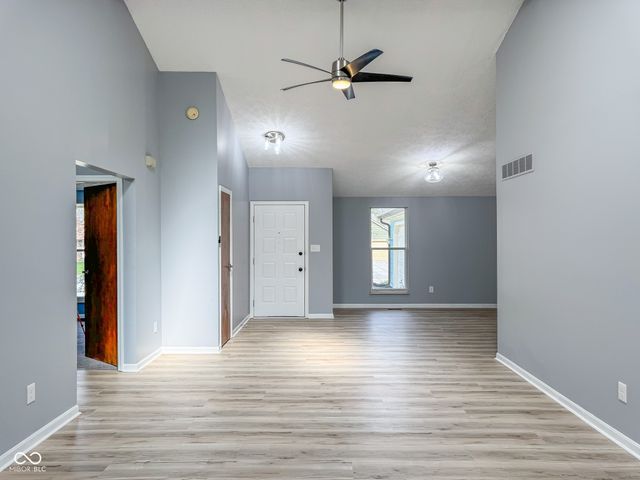 9362 Helmsdale Drive, Indianapolis, IN 46256