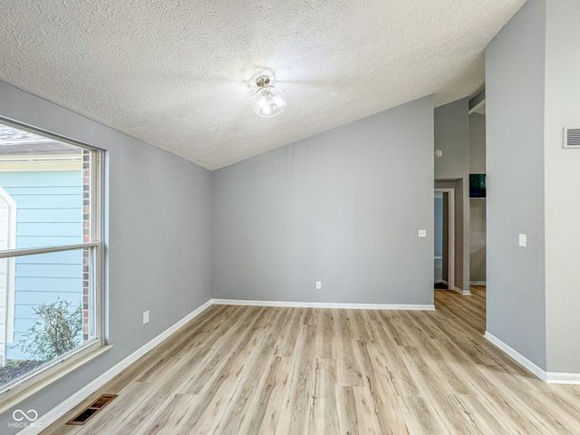 9362 Helmsdale Drive, Indianapolis, IN 46256