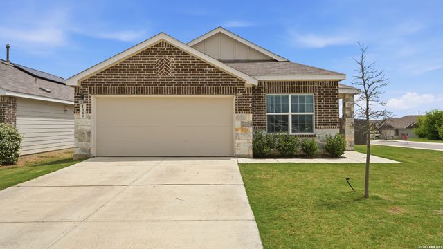 1949 Redstart, New Braunfels, TX 78130
