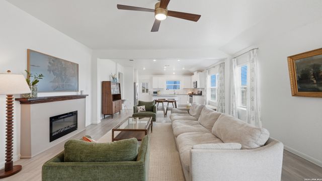 1949 Redstart, New Braunfels, TX 78130