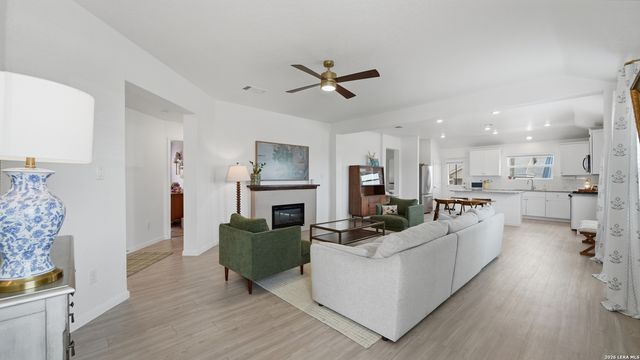 1949 Redstart, New Braunfels, TX 78130