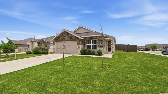 1949 Redstart, New Braunfels, TX 78130