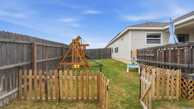 1949 Redstart, New Braunfels, TX 78130