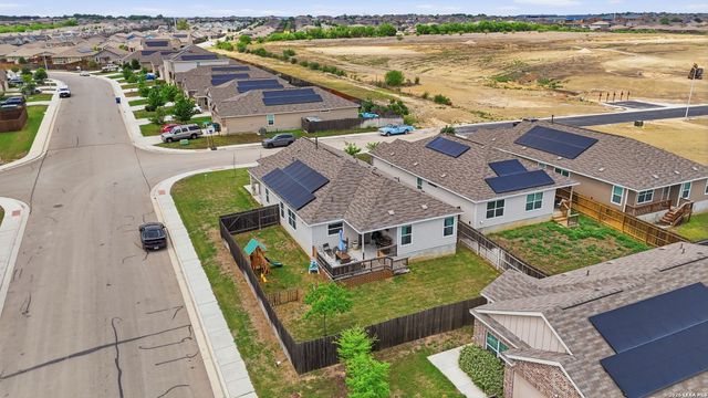 1949 Redstart, New Braunfels, TX 78130