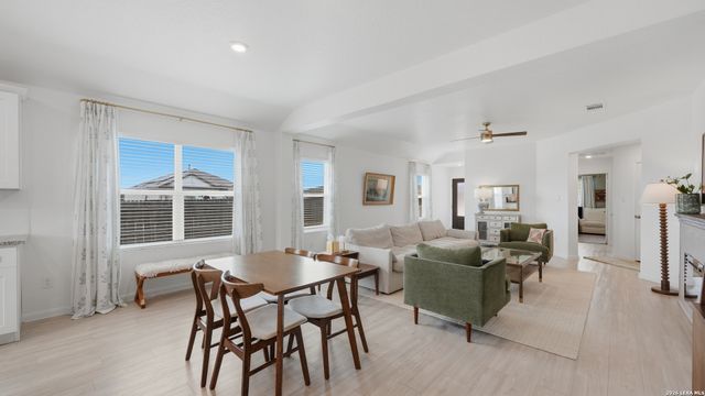 1949 Redstart, New Braunfels, TX 78130