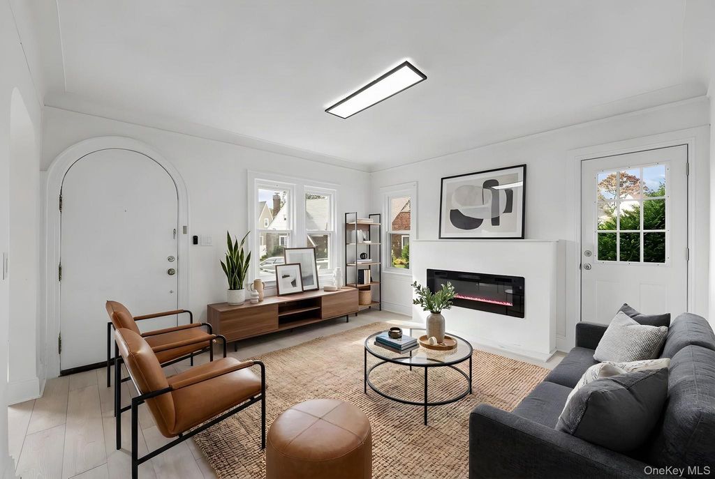2 Fordham Place, Hempstead, NY 11550 — exterior