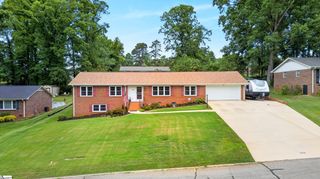 208 Holly Road, Taylors, SC 29687