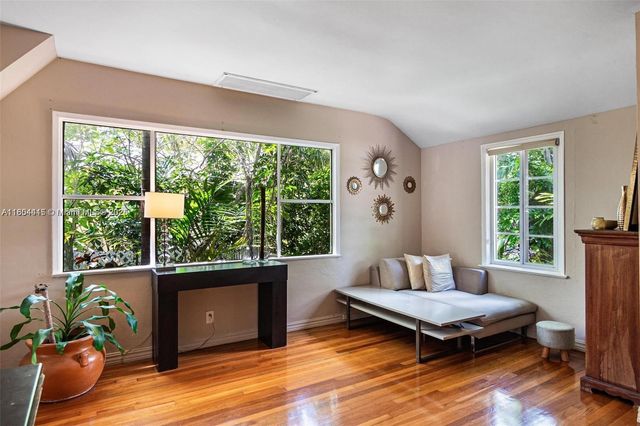 9341 NE 9th Ave, Miami Shores, FL 33138