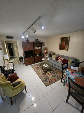 13500 SW 1st St 202U, Pembroke Pines, FL 33027