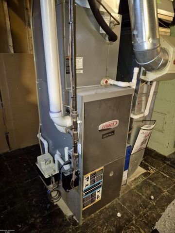 29561 Rosemont Street, Roseville, MI 48066